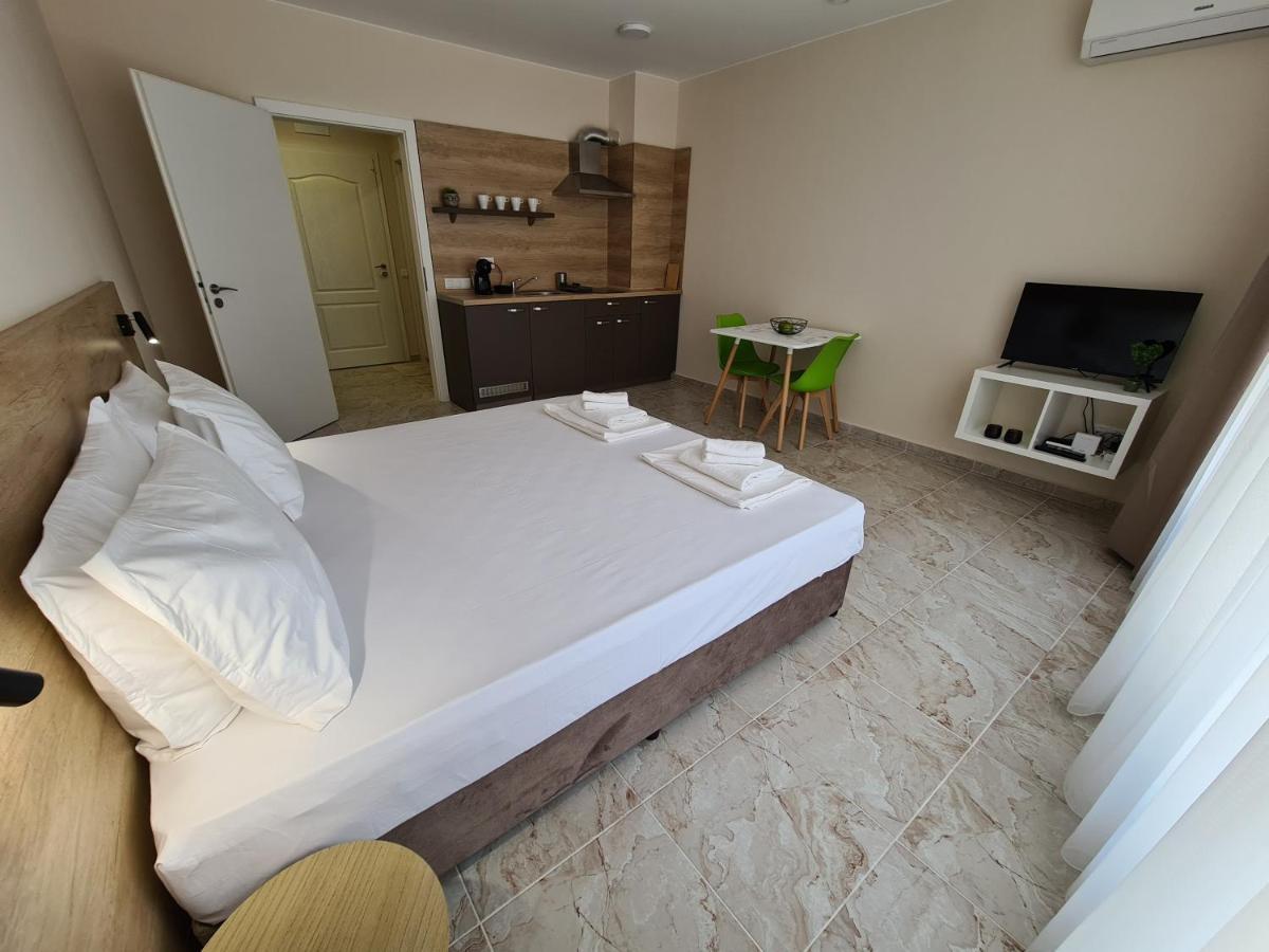 Aparthotel Happy Primorsko Luaran gambar