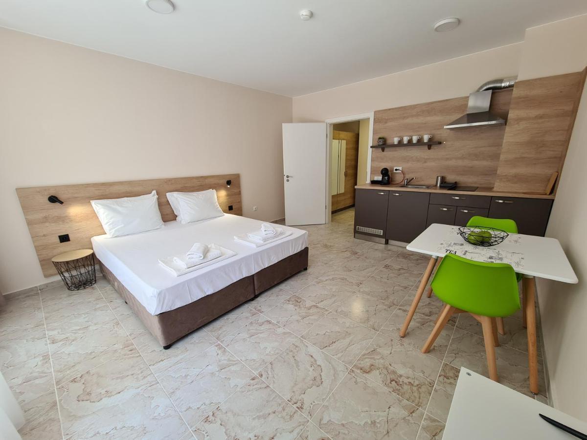 Aparthotel Happy Primorsko Luaran gambar