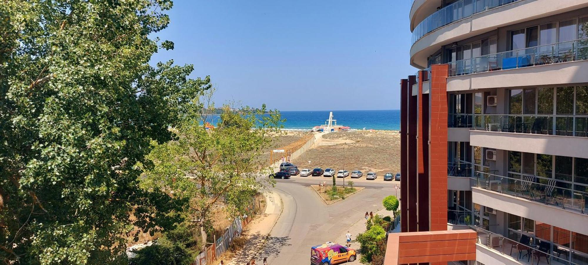 Aparthotel Happy Primorsko Luaran gambar